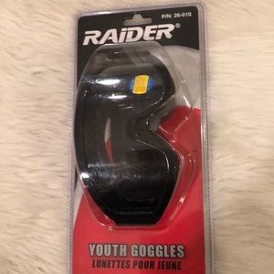 Raider Youth Goggles/NIB